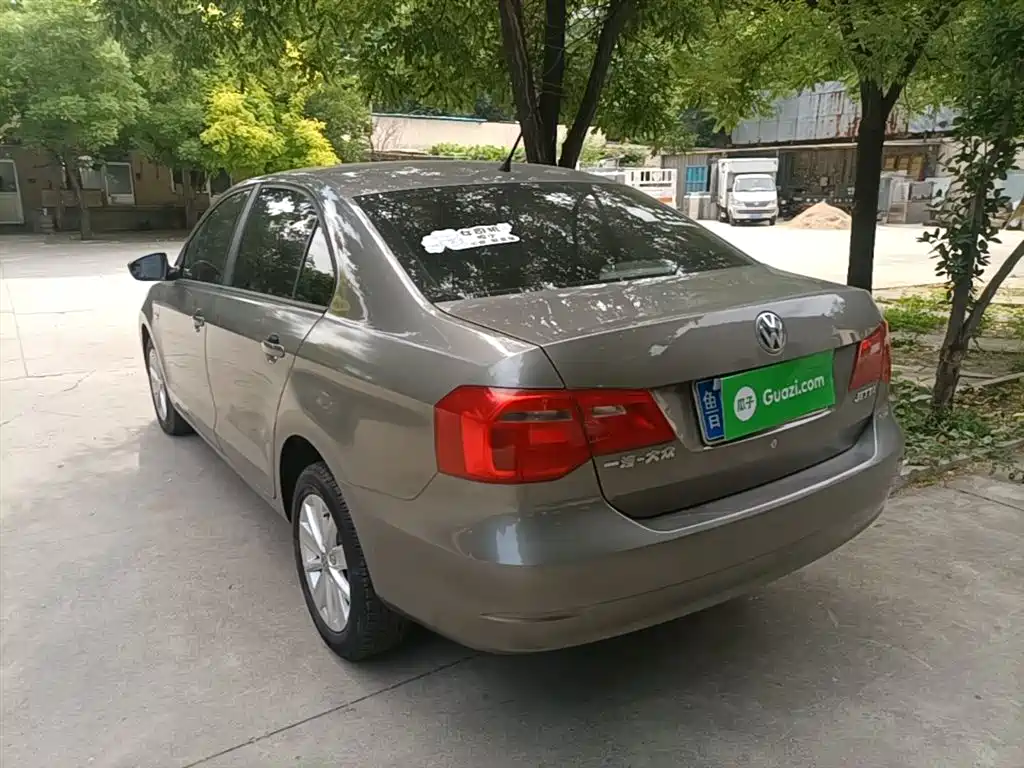Volkswagen Jetta 2013 1.6L Manual Comfort фото 5