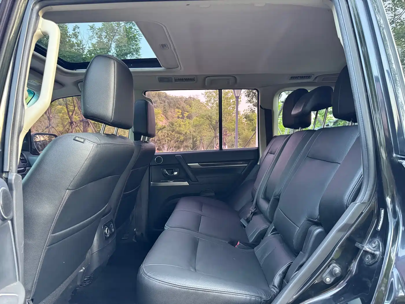 Mitsubishi Pajero (Import) 2018 3.0L Automatic Luxury Edition фото 6
