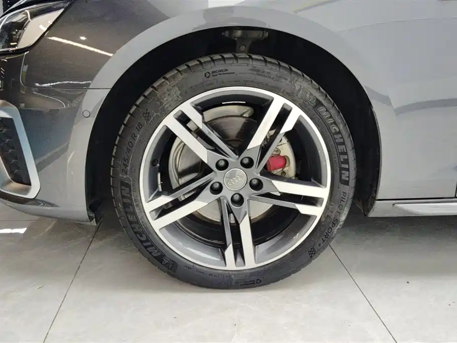 Audi A4L 2020 40 TFSI Luxury Dynamic фото 6
