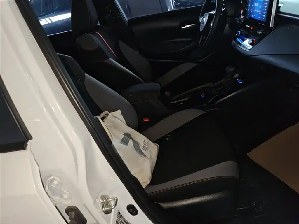 Toyota Corolla 2021 1.2T S-CVT Elite PLUS Edition фото 25