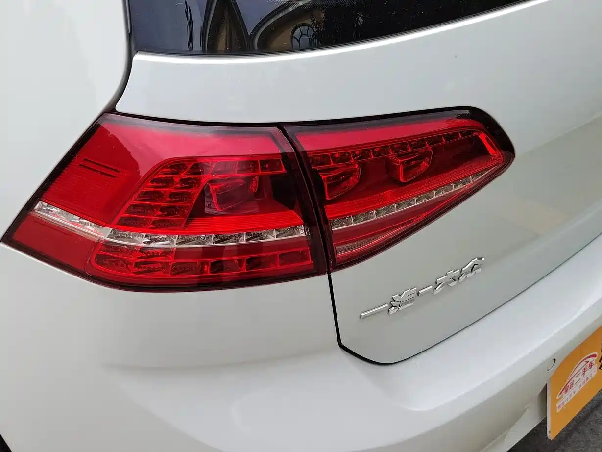 Volkswagen Golf 2015 1.4TSI Automatic Comfort фото 3