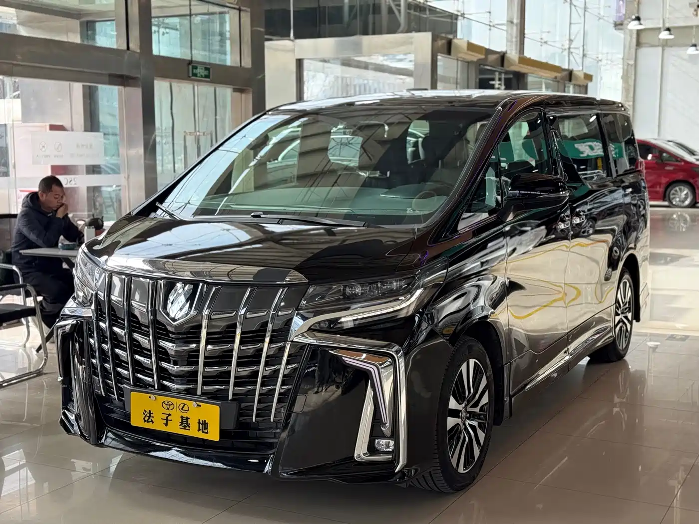 Toyota Alphard 2018 Facelift 3.5L Premium Edition фото 4