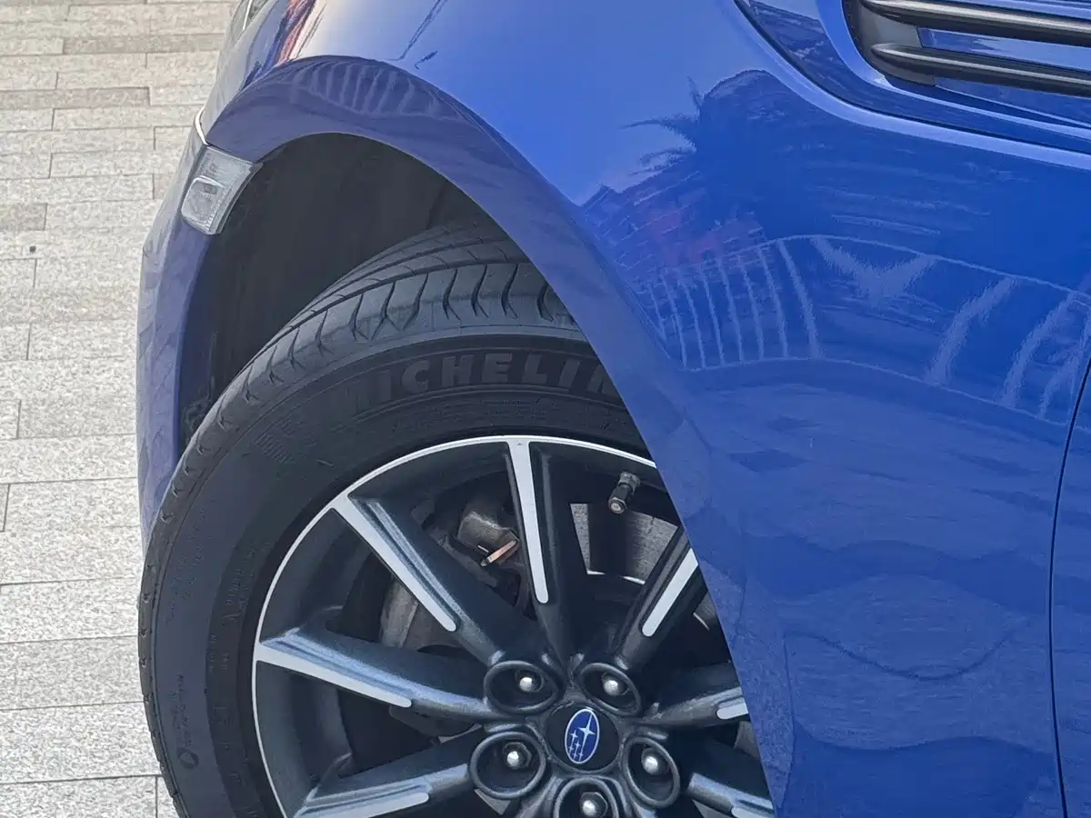 Фото 4 - Subaru BRZ