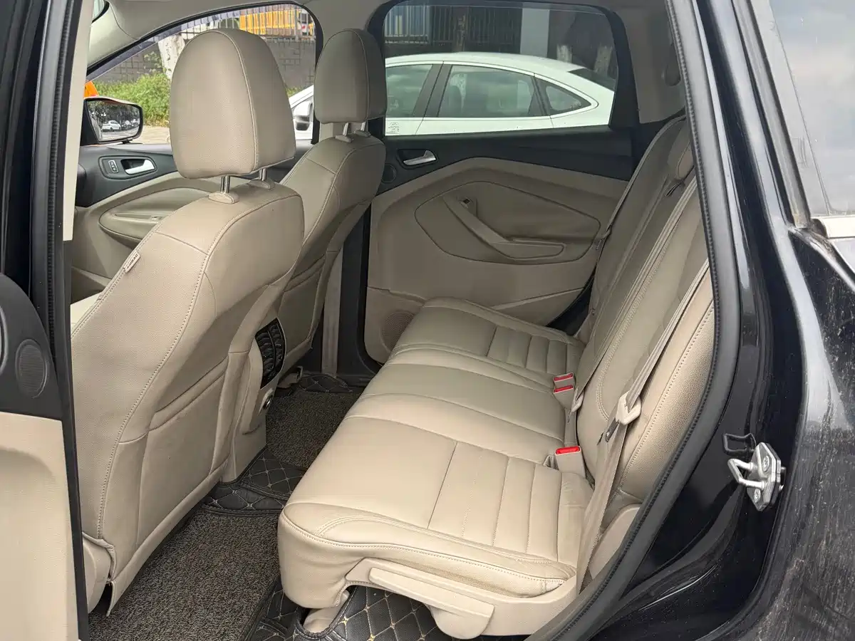 Photo 12 - Ford Kuga