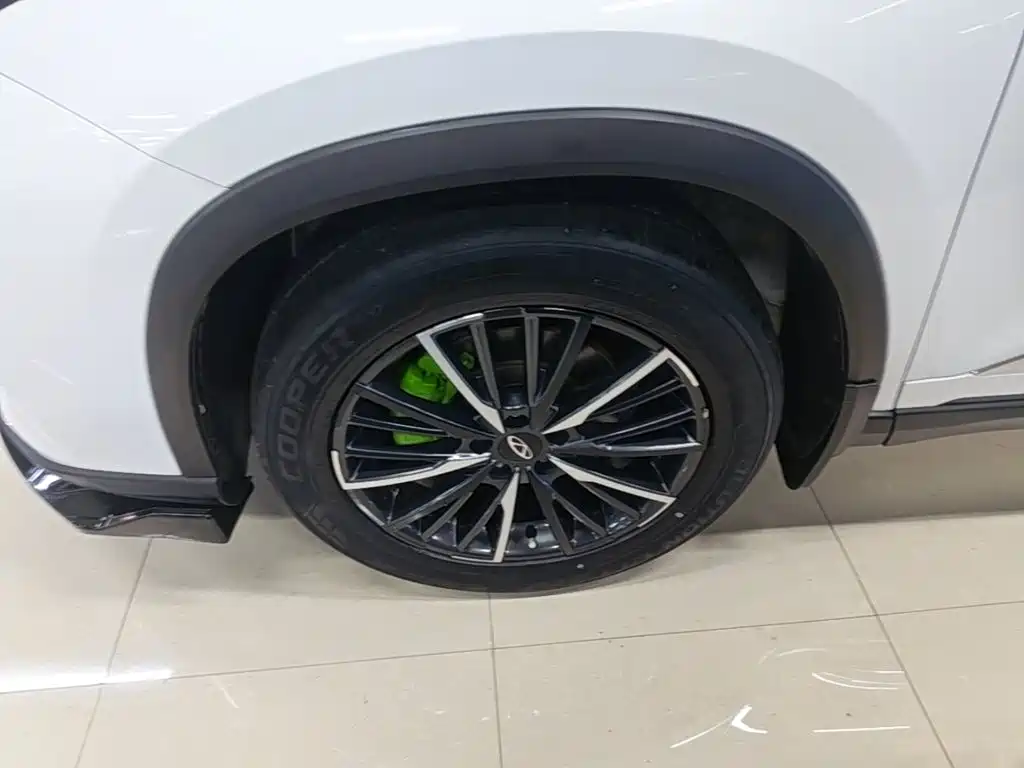 Chery Tiggo 8 PRO 2023 2024 Champion Edition 390T 2WD Peak Edition 5-Seater