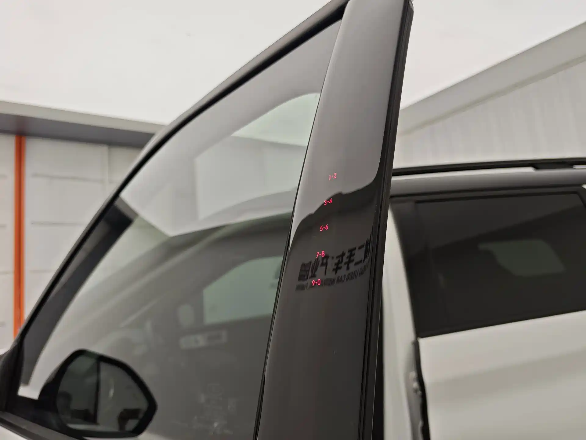 Фото 7 - Ford Explorer