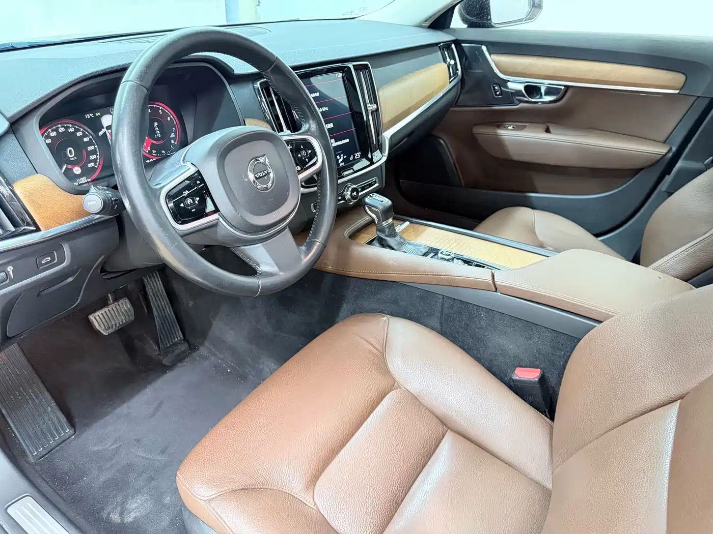 Фото 18 - Volvo S90