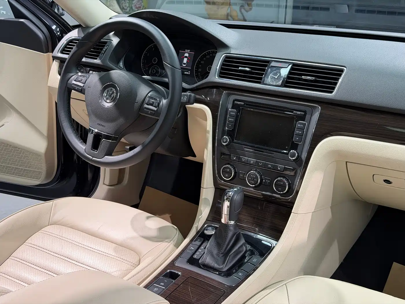 Volkswagen Passat 2014 1.8TSI DSG Executive Edition фото 12