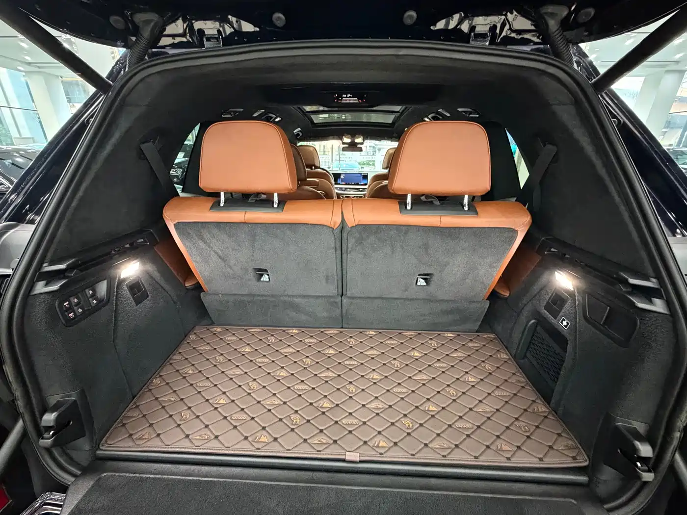 Photo 24 - BMW X7