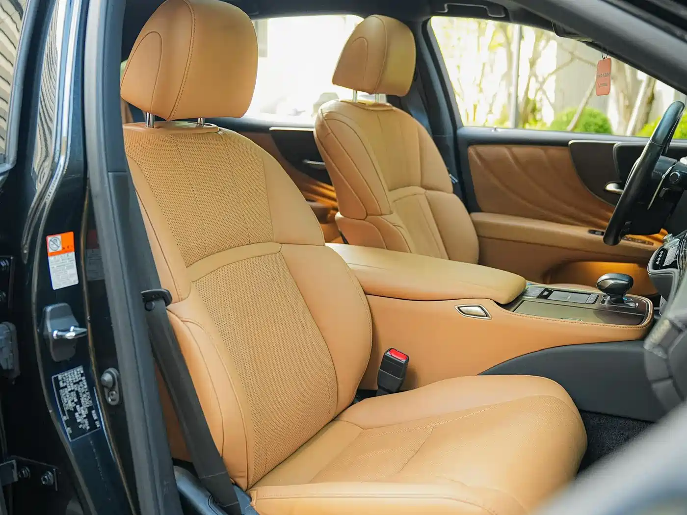 Lexus LS 2021 500h Excellence Edition фото 13