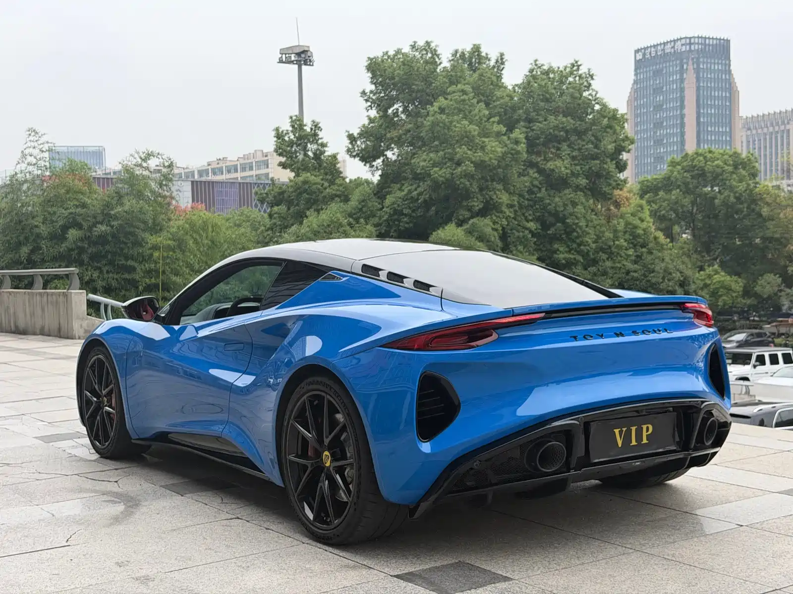 Photo 4 - Lotus EMIRA