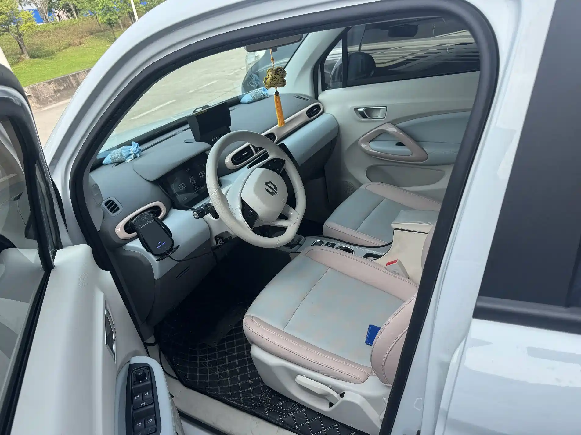 Photo 3 - Leapmotor T03