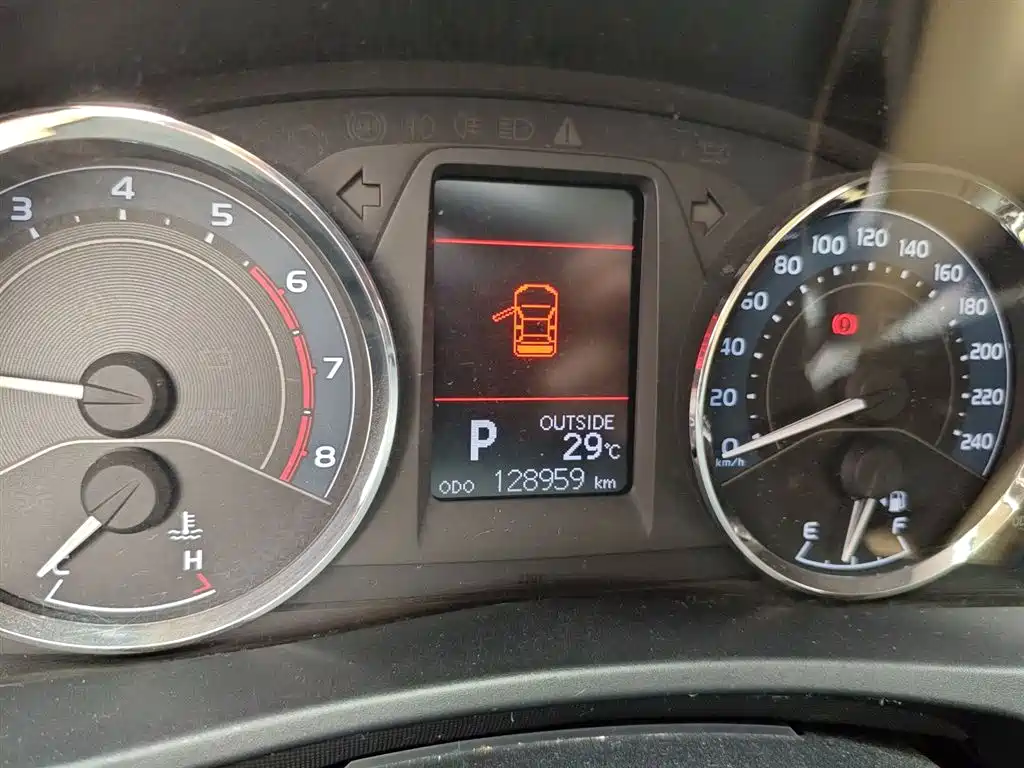 Toyota Corolla 2017 Facelift 1.2T S-CVT GL-i фото 8