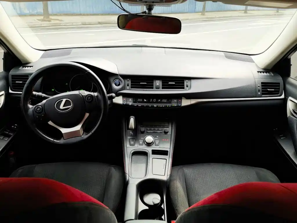 Lexus CT 2020 2017 CT200h Elite Edition Monochrome China V