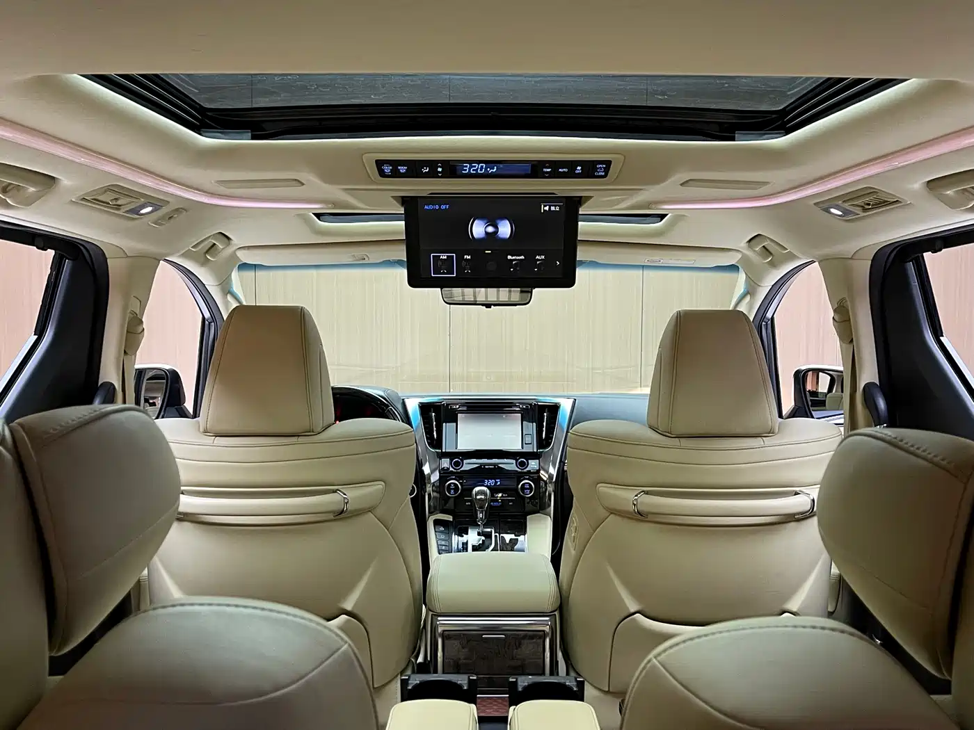 Toyota Vellfire 2019 Hybrid 2.5L HV Premium Edition фото 7