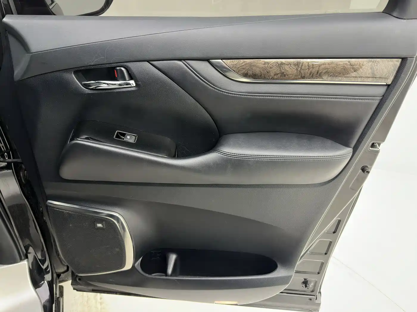 Toyota Alphard 2019 Hybrid 2.5L Premium Edition фото 22
