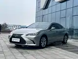 Фото 1 - Lexus ES