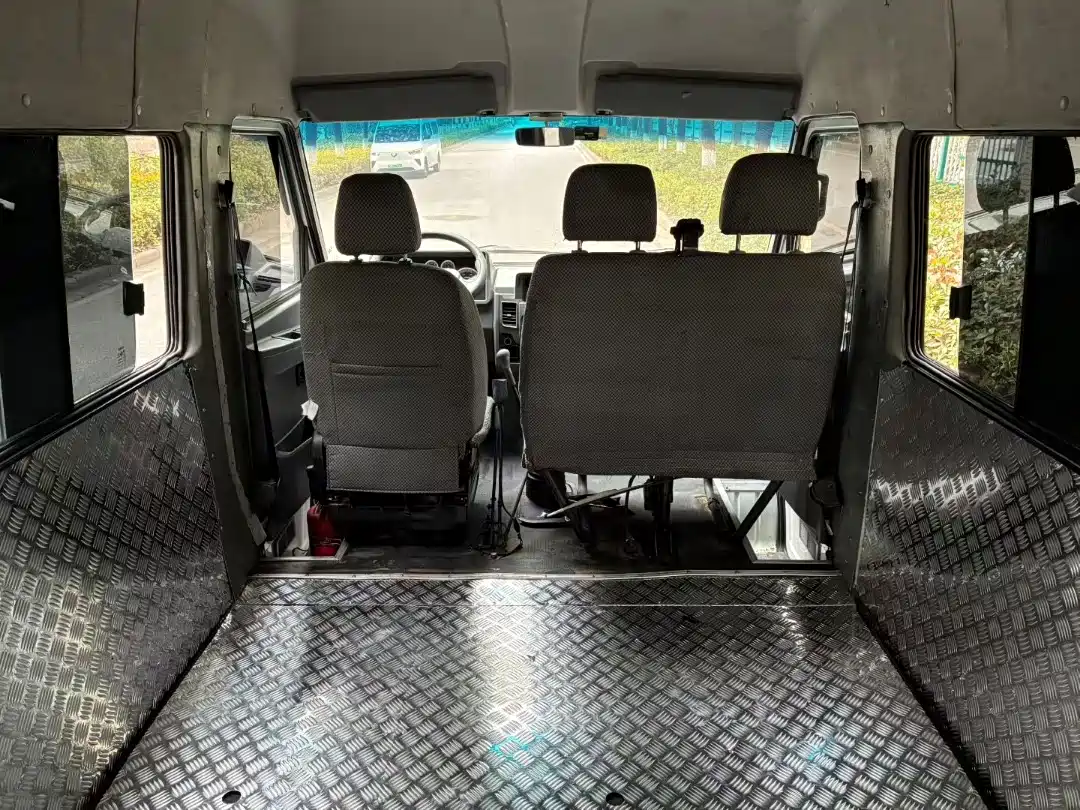 Iveco Daily 2017 2017 Model 2.5T A35 Bus 5-7 Seats 47Z5