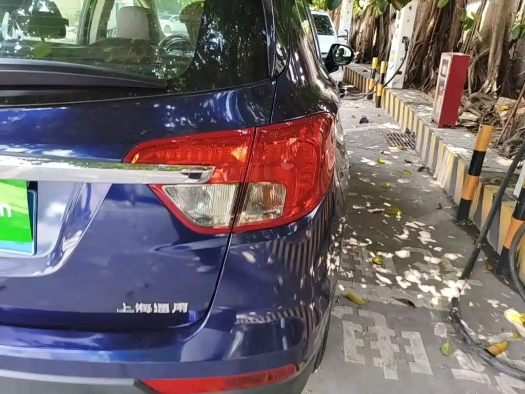 Фото 8 - Buick Envision Plus