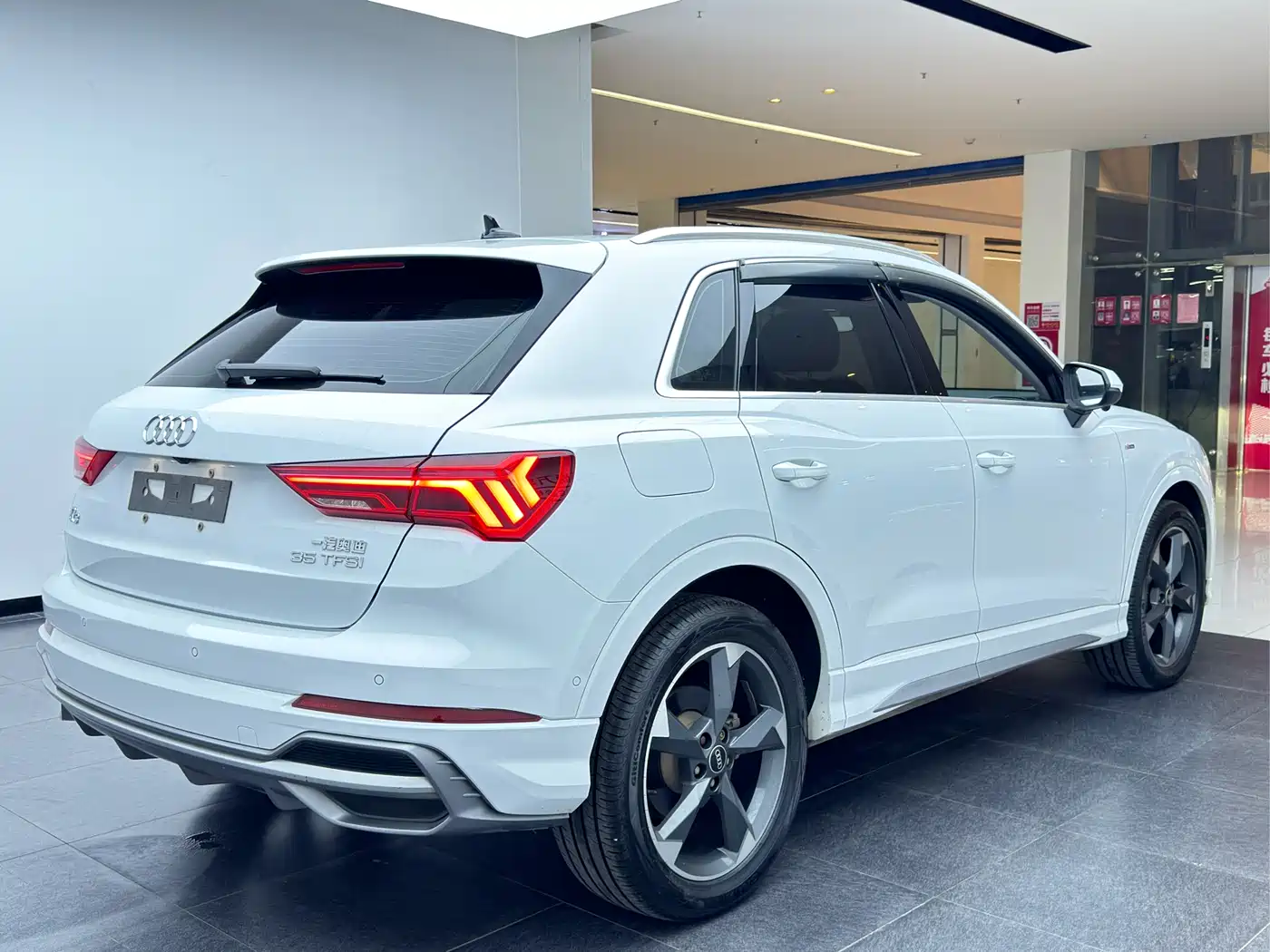 Audi Q3 2022 35 TFSI Fashion Dynamic фото 14