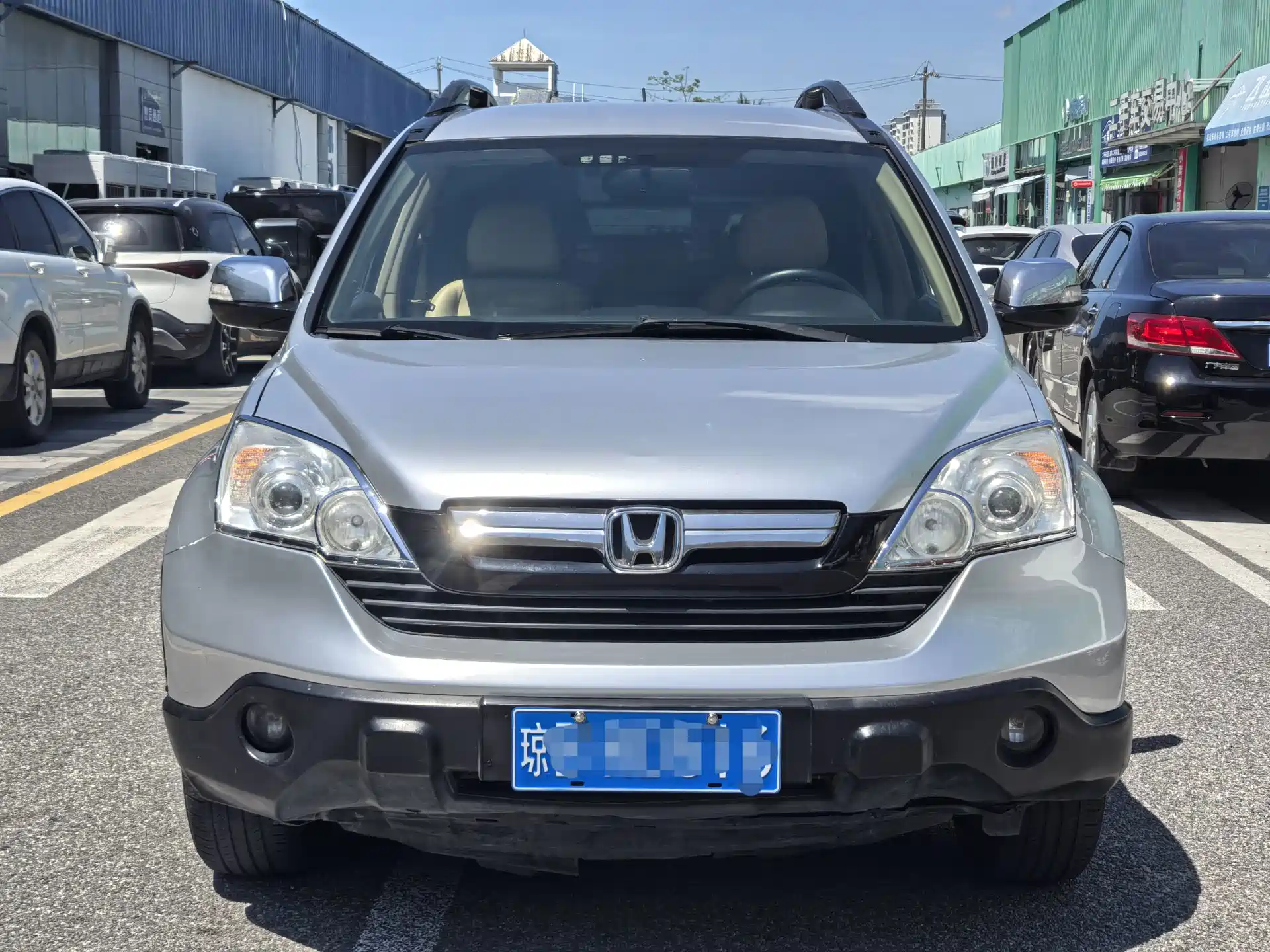 Photo 2 - Honda CR-V
