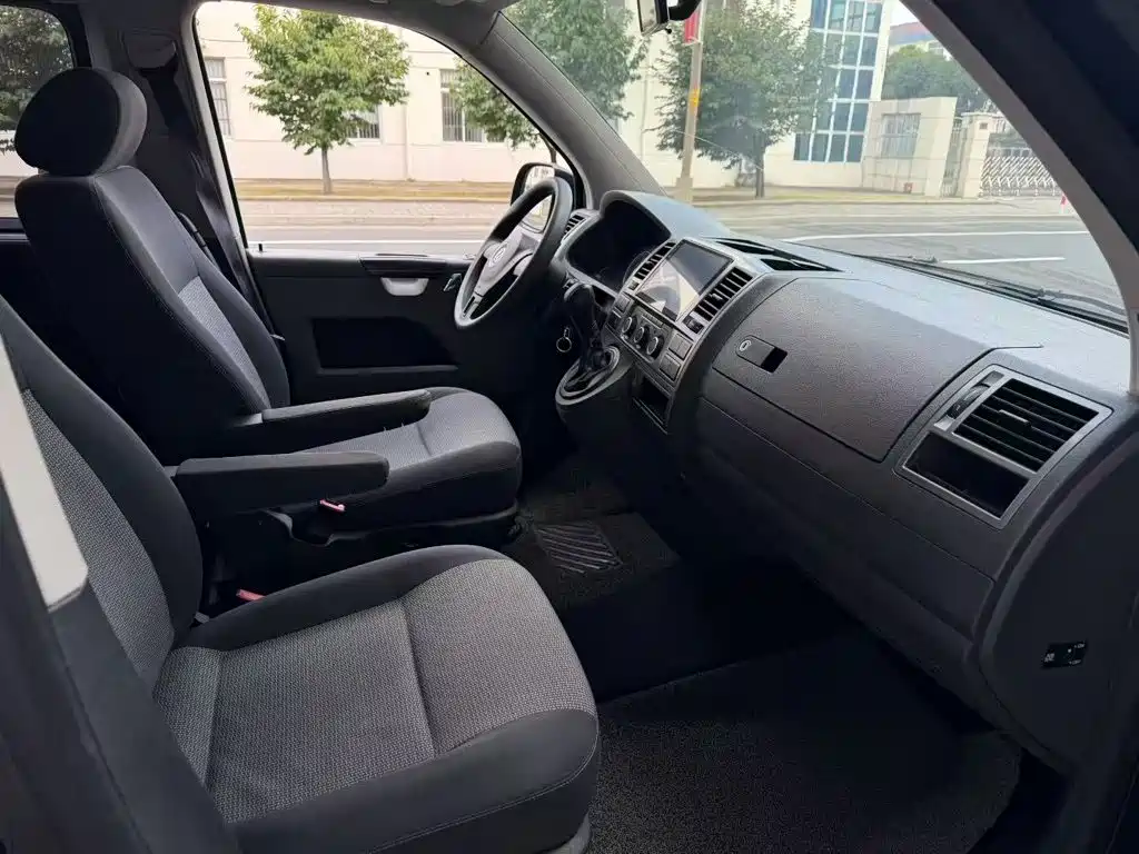 Volkswagen Caravelle 2015 2014 2.0TSI 4WD Comfort Edition