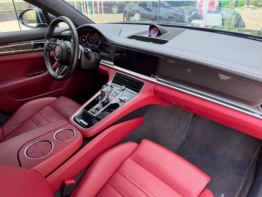 Photo 12 - Porsche Panamera