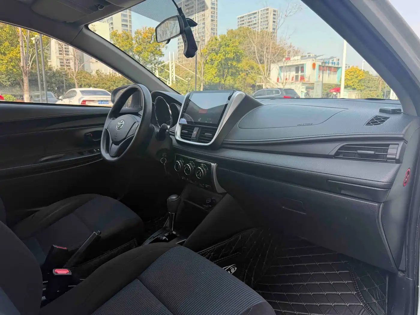 Toyota YARiS L Zhi Xiang 2019 1.5E CVT Charming China VI фото 11