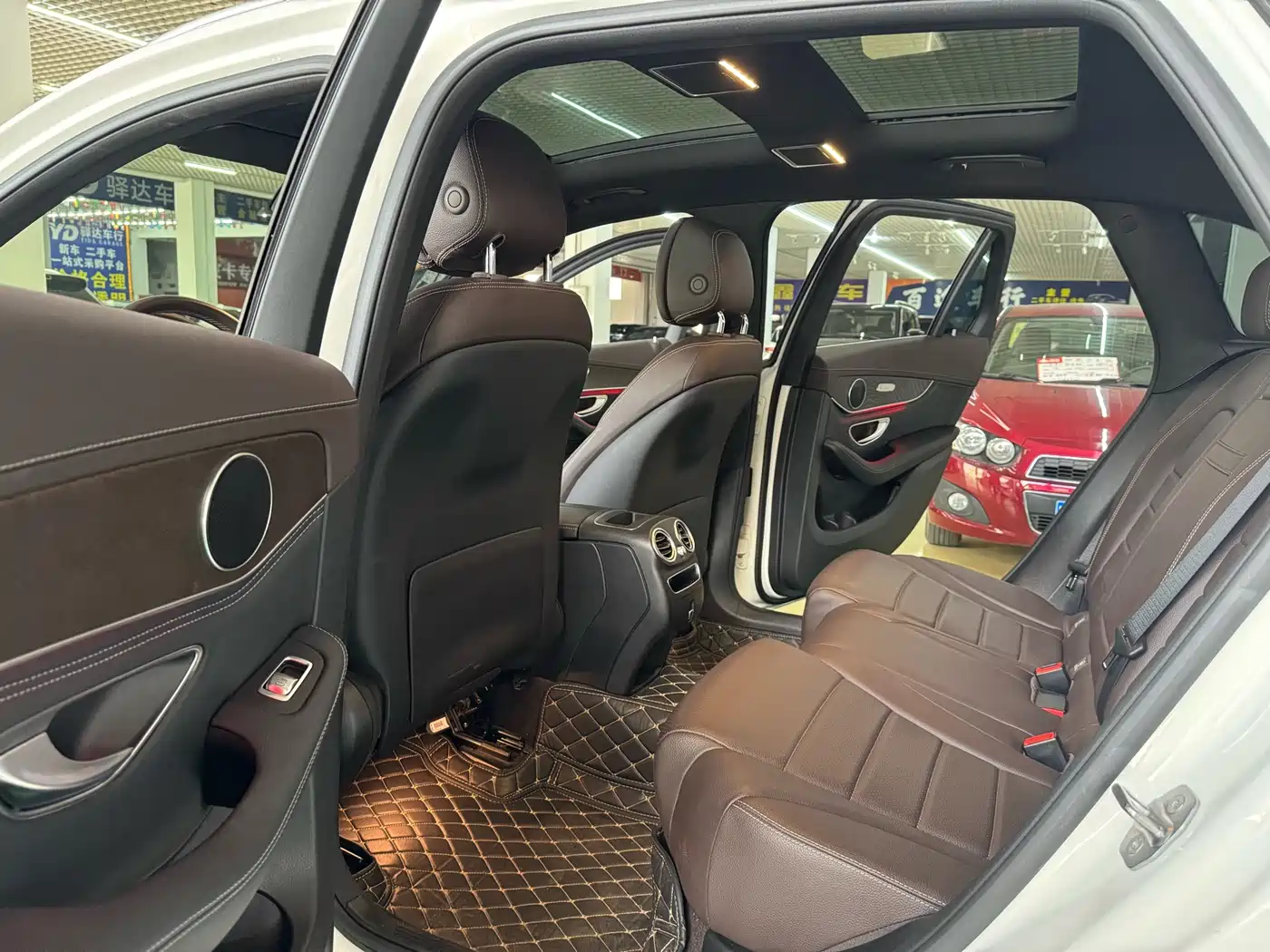 Mercedes-Benz GLC 2020 Facelift GLC 260 L 4MATIC Luxury фото 11