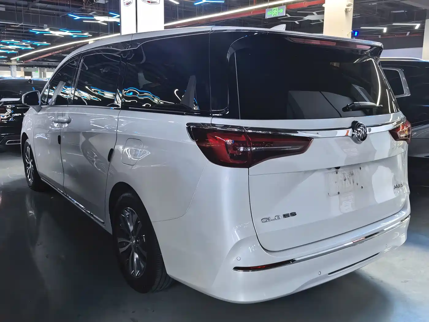 Buick GL8 2023 ES Landmaster 653T Smart Luxury Harmony Edition фото 16
