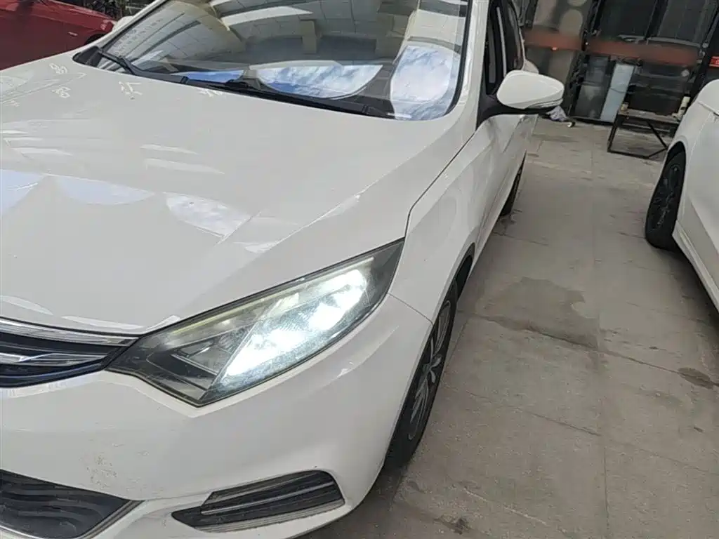 Changan Eado XT 2016 2016 1.6L Manual Stylish Cool Edition