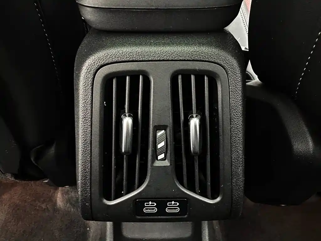 BMW X1 2023 sDrive20Li X Design Package фото 17