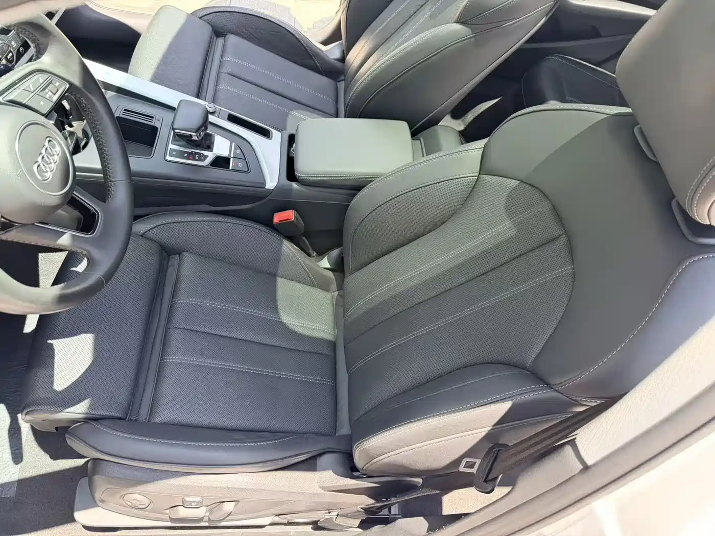 Audi A4L 2020 40 TFSI Luxury Dynamic фото 12