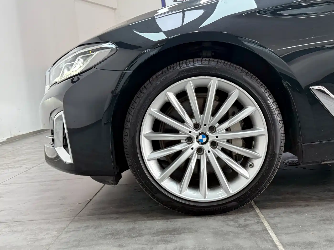 Photo 18 - BMW 5 Series