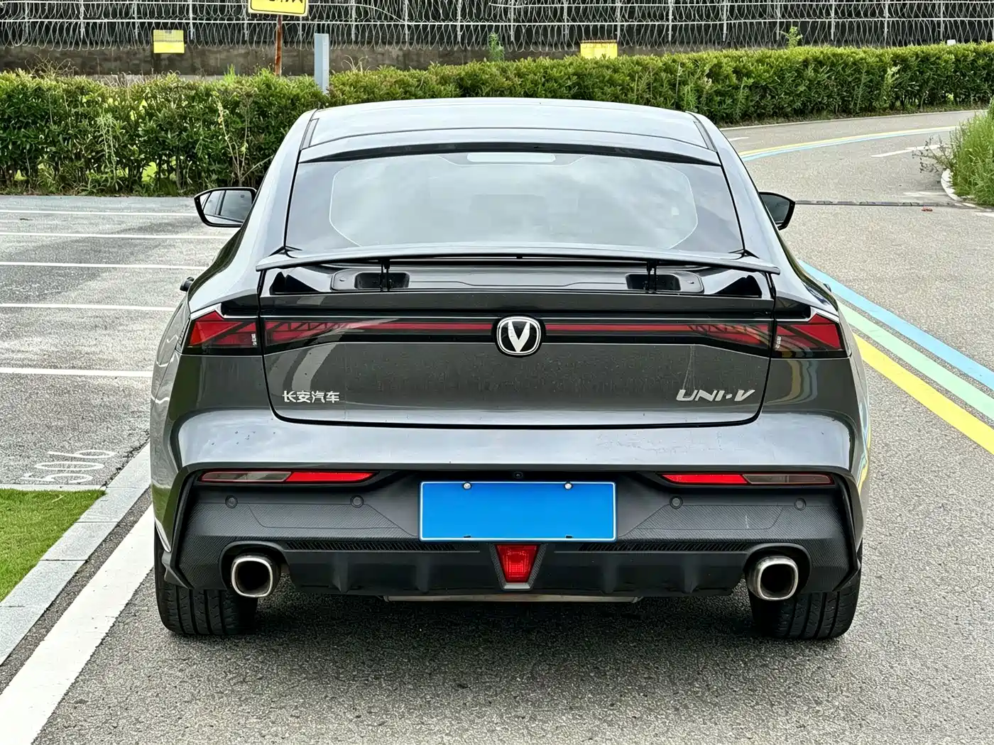 Changan UNI-V 2022 2022 1.5T Smart Pilot Edition
