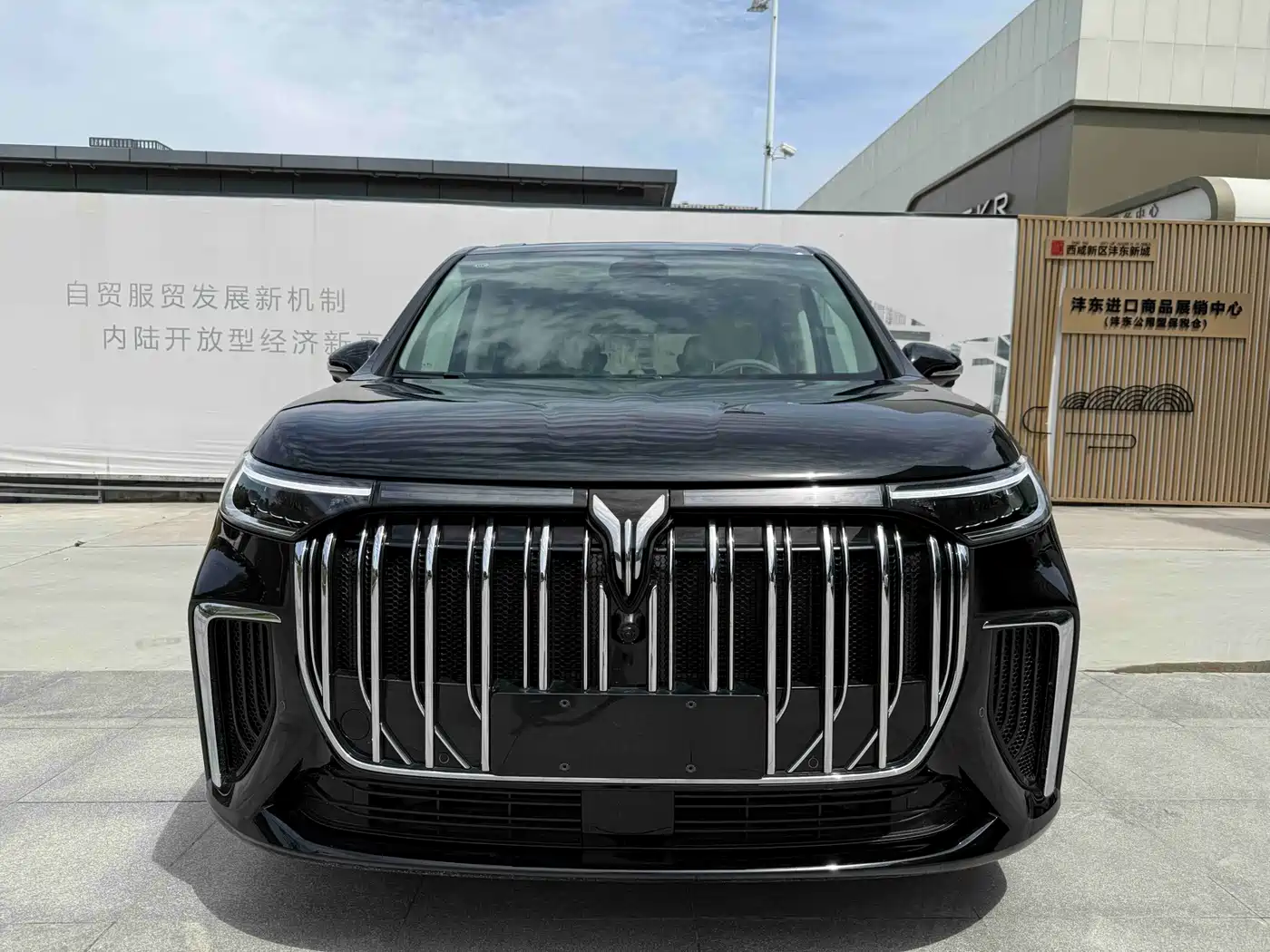 Voyah Auto Voyah Dreamer 2024 PHEV Ultra Long Range Premium Edition фото 3
