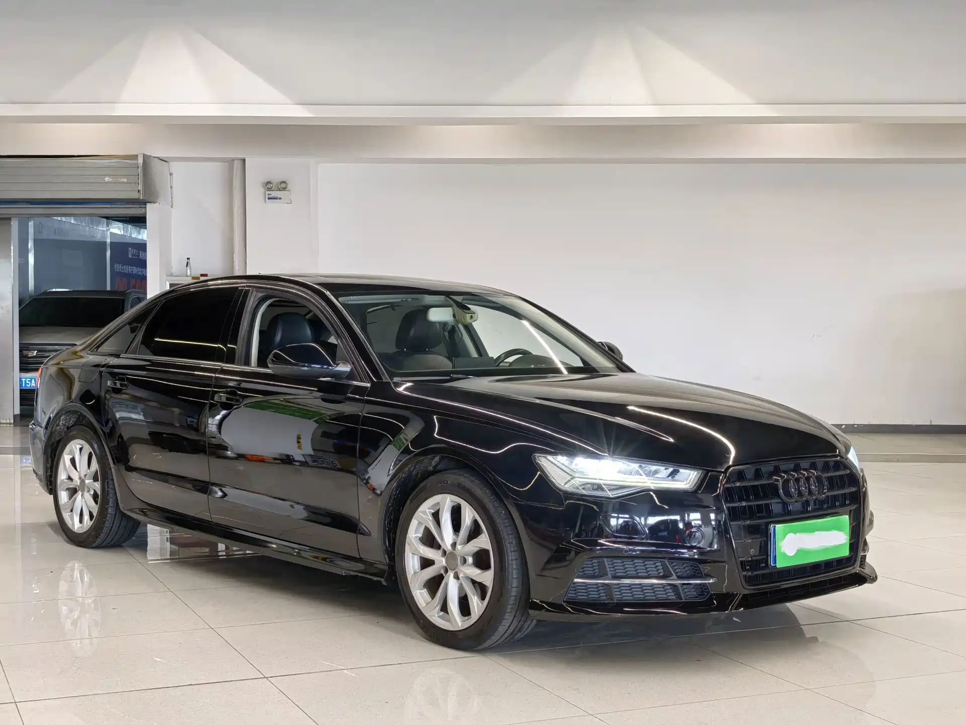 Фото 3 - Audi A6L