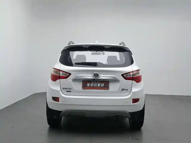 Changan CS35 2016 1.6L Automatic Luxury Model China V — фото 4