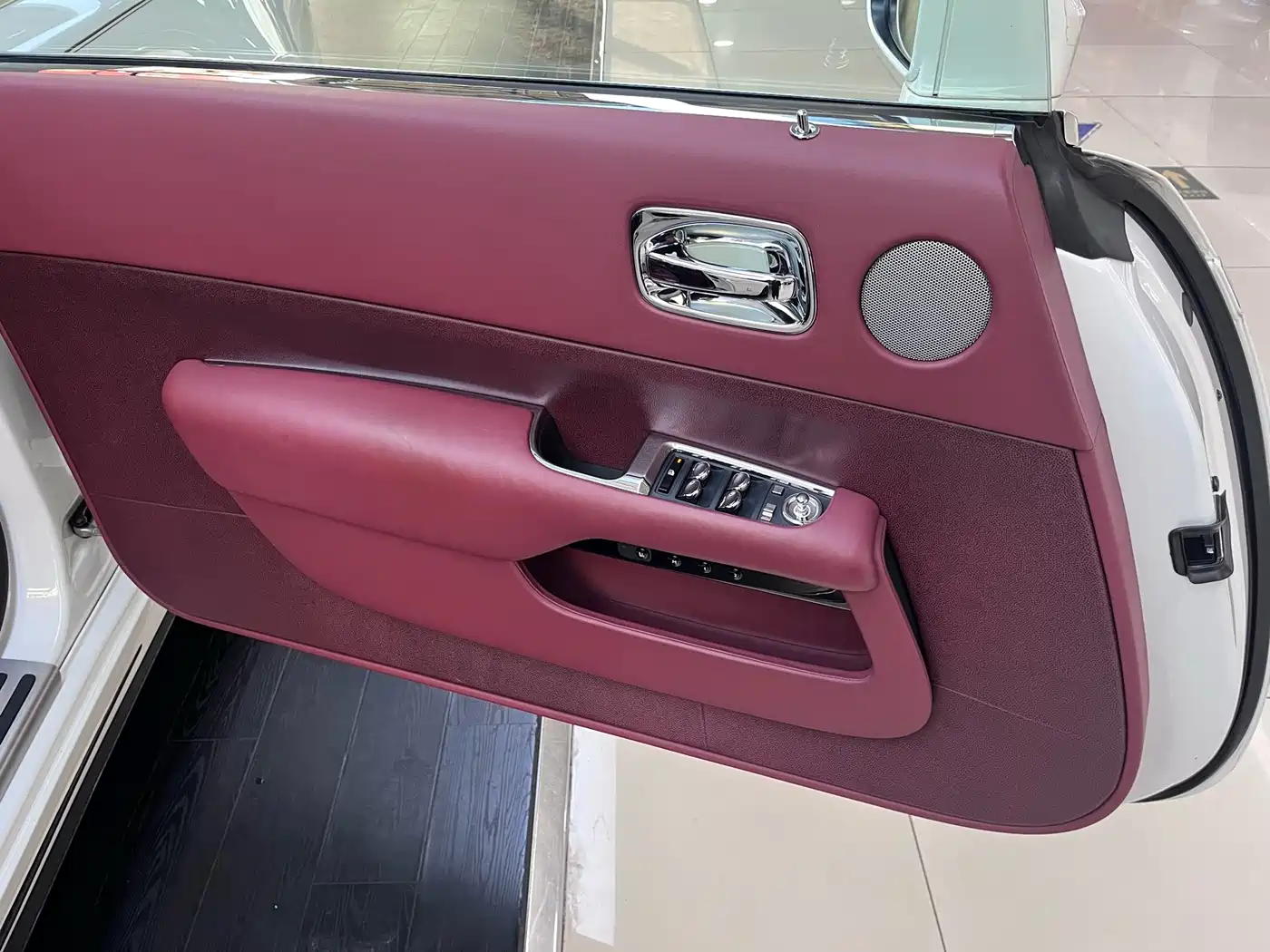 Rolls-Royce Wraith 2014 2013 6.6T Standard