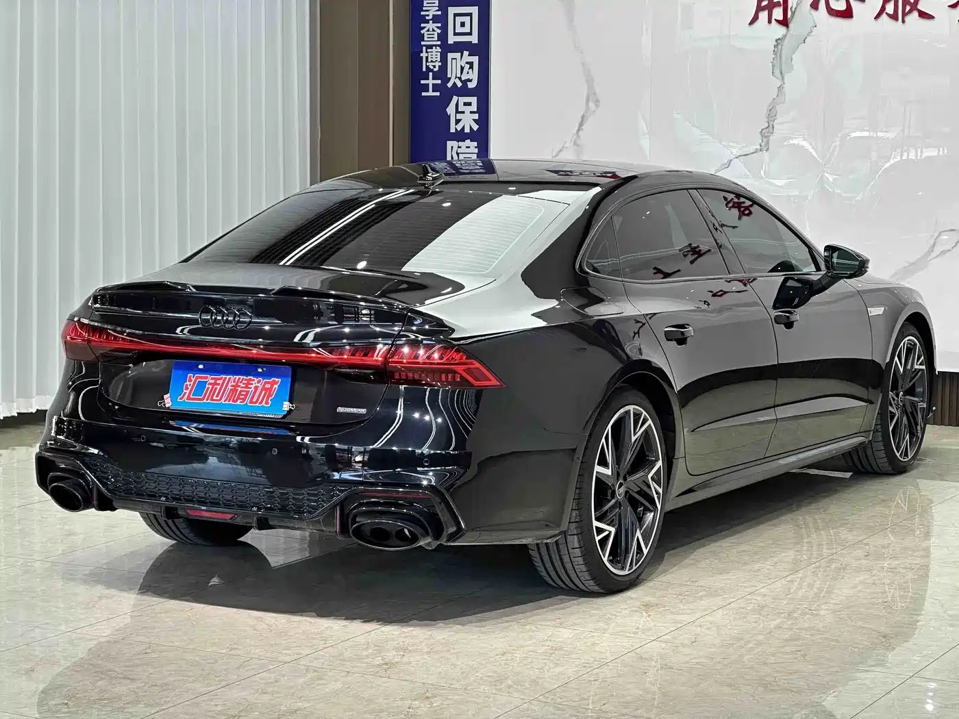 Audi A7L 2025 Model Year 45 TFSI quattro Black Knight Edition фото 6