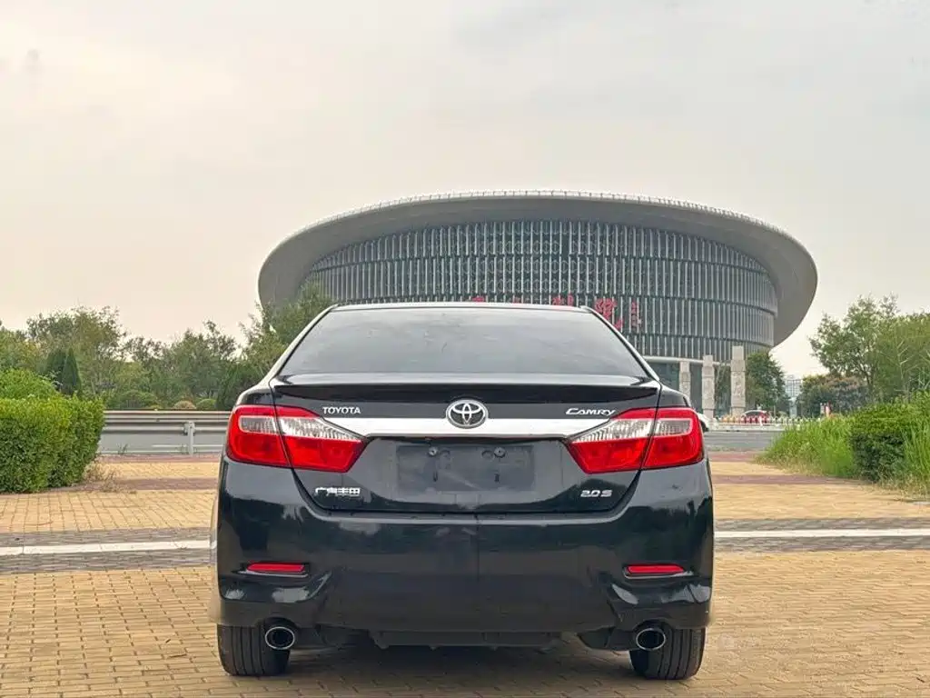 Фото 5 - Toyota Camry