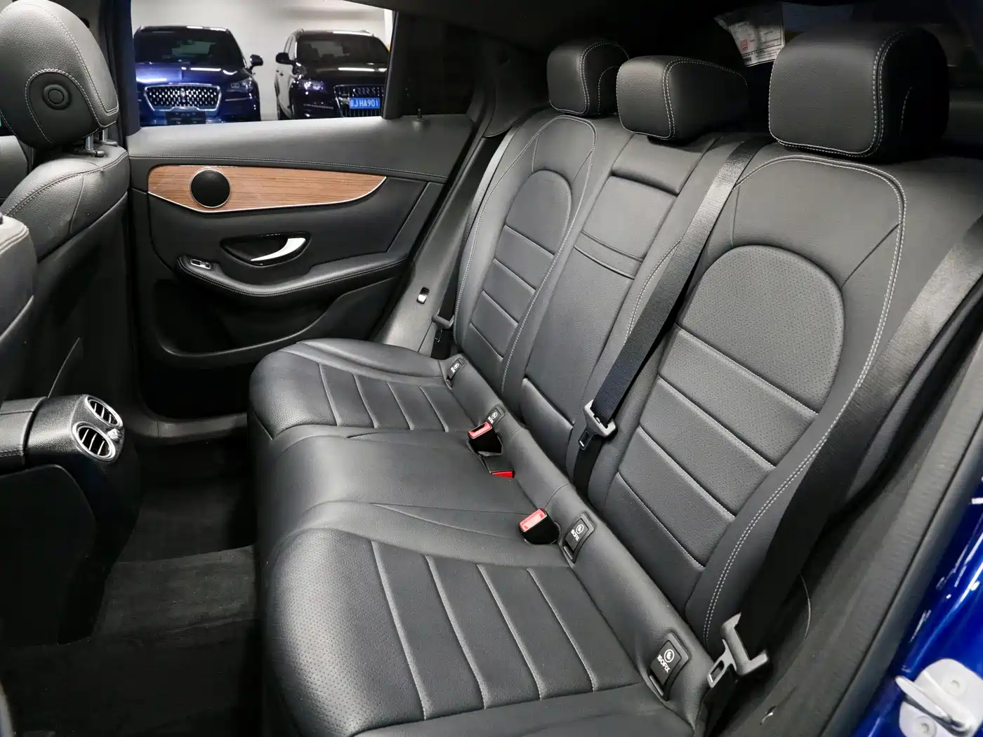 Mercedes-Benz GLC Coupe 2018 GLC 260 4MATIC Coupe SUV фото 10