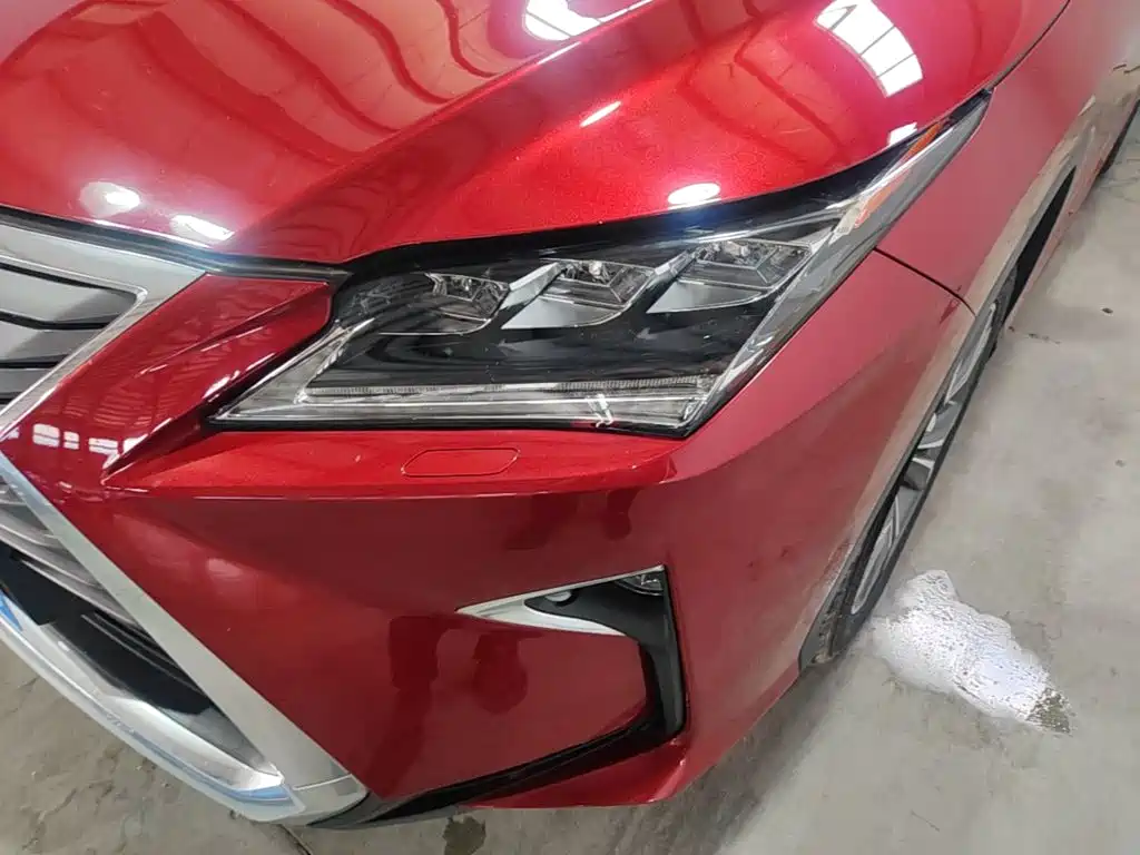 Фото 24 - Lexus RX