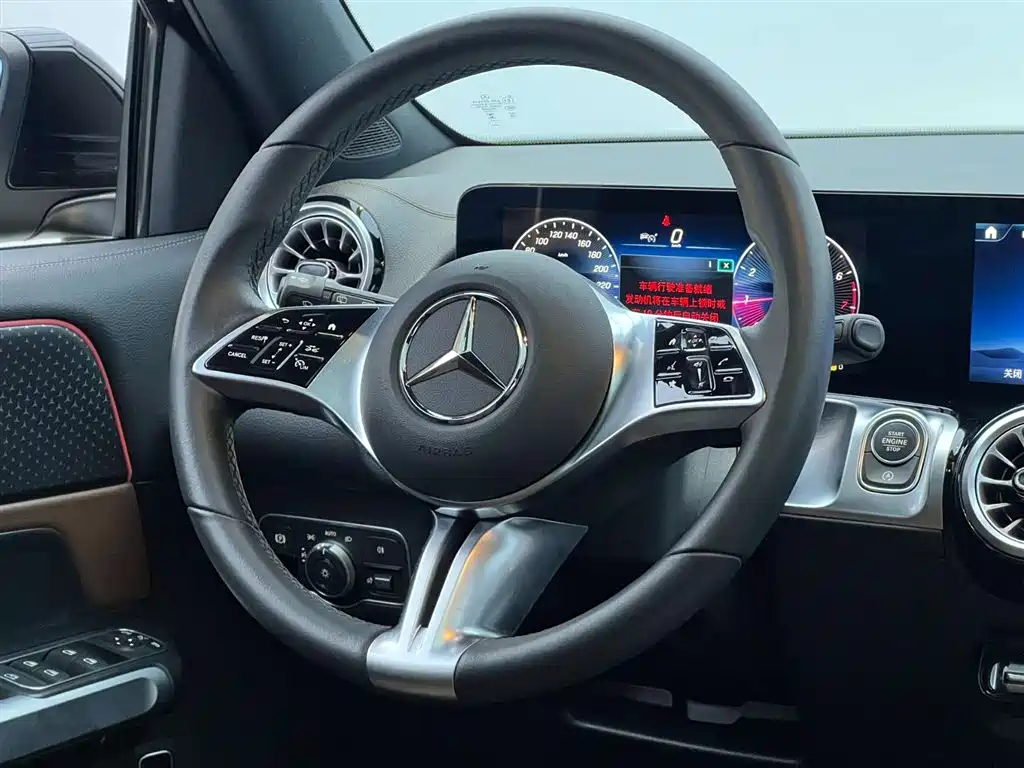 Mercedes-Benz GLB 2024 Facelift GLB 220 Dynamic фото 10