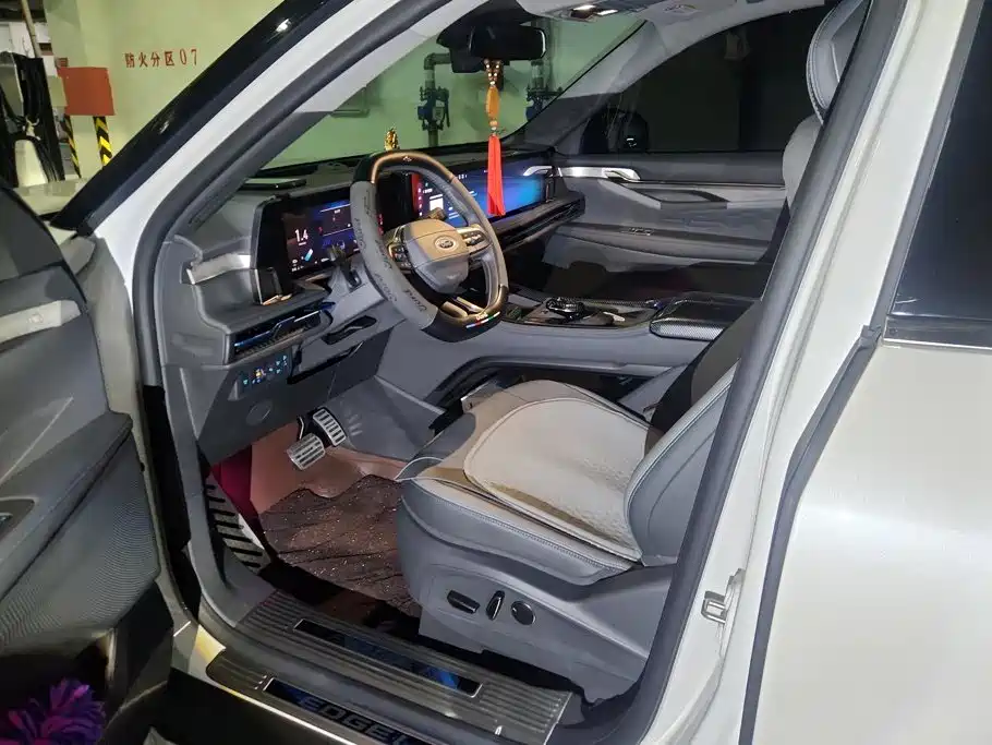 Фото 9 - Ford Edge