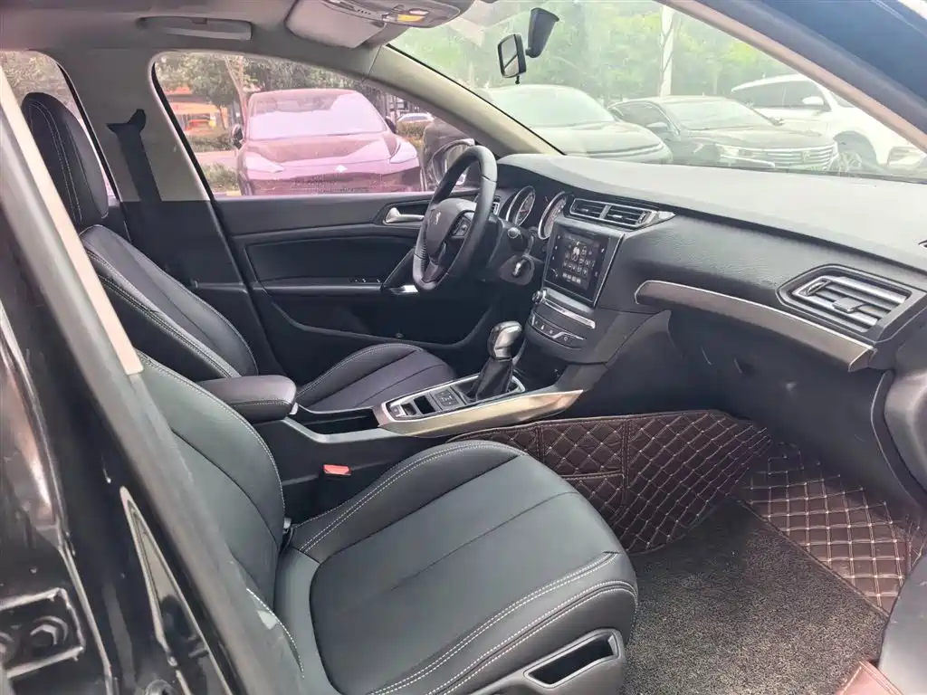 Peugeot 408 2015 Model 1.2T Automatic Luxury Edition фото 7