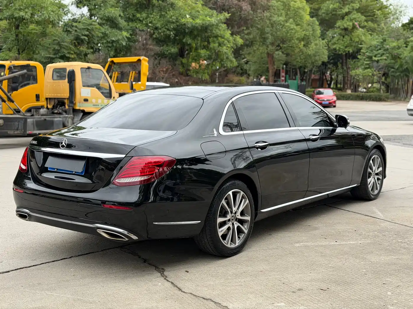 Mercedes-Benz E-Class 2018 E 300 L Luxury фото 8