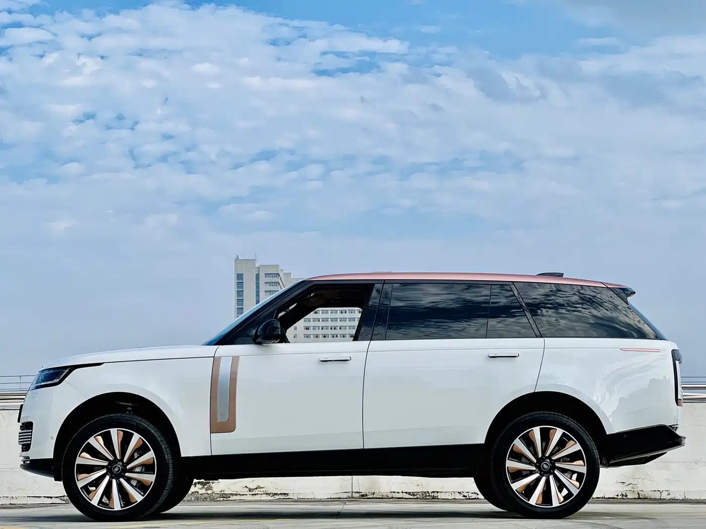 LAND ROVER RANGE ROVER
