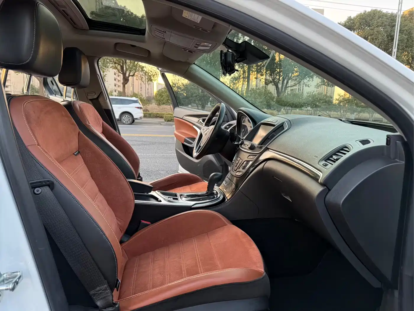 Buick Regal 2015 1.6T Elite Tech Edition фото 10