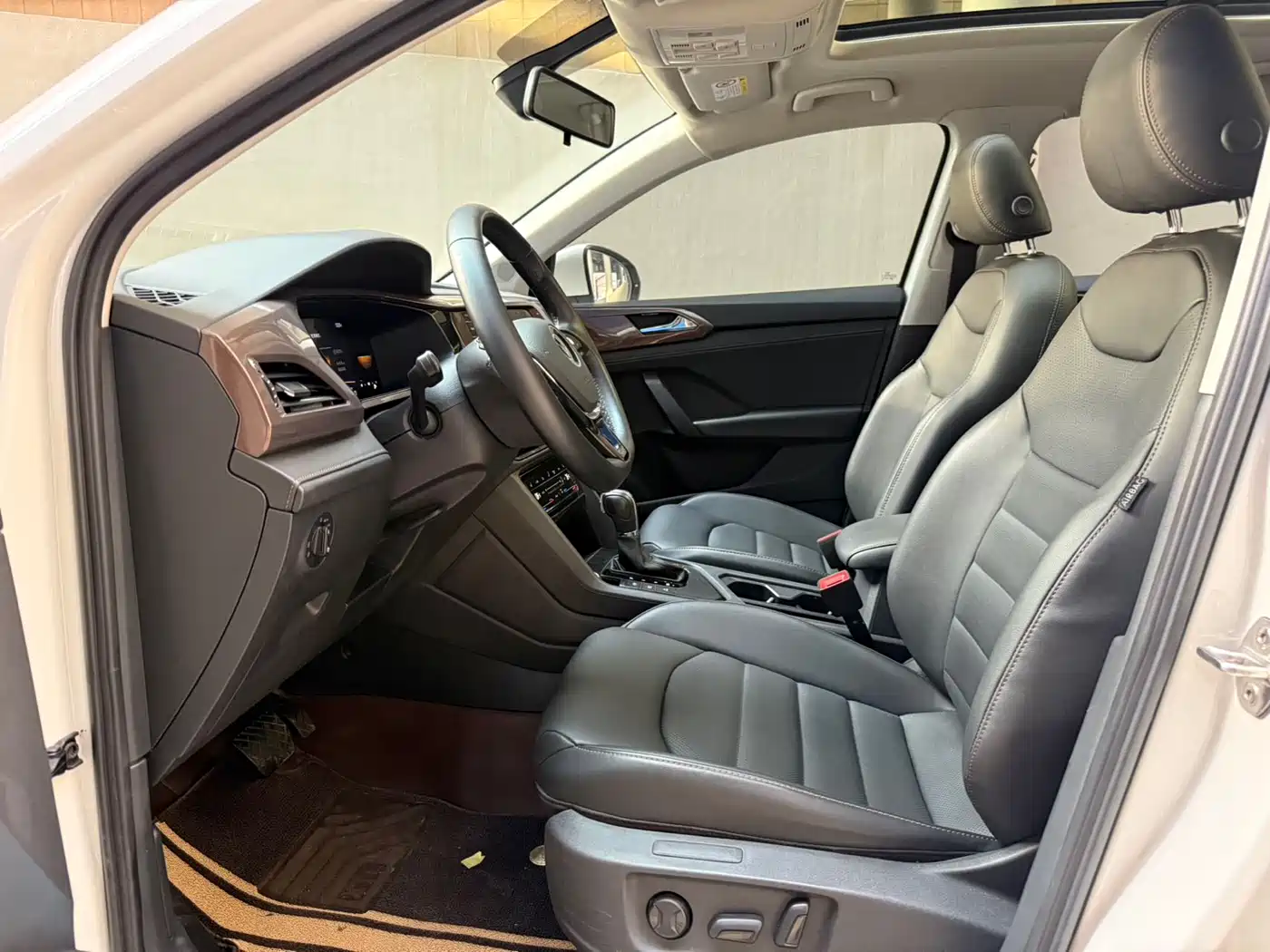 Volkswagen Tharu 2022 280TSI FWD Luxury Edition фото 9